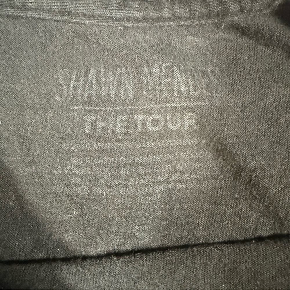 Shawn Mendes The Tour Black T Small - Picture 3 of 7
